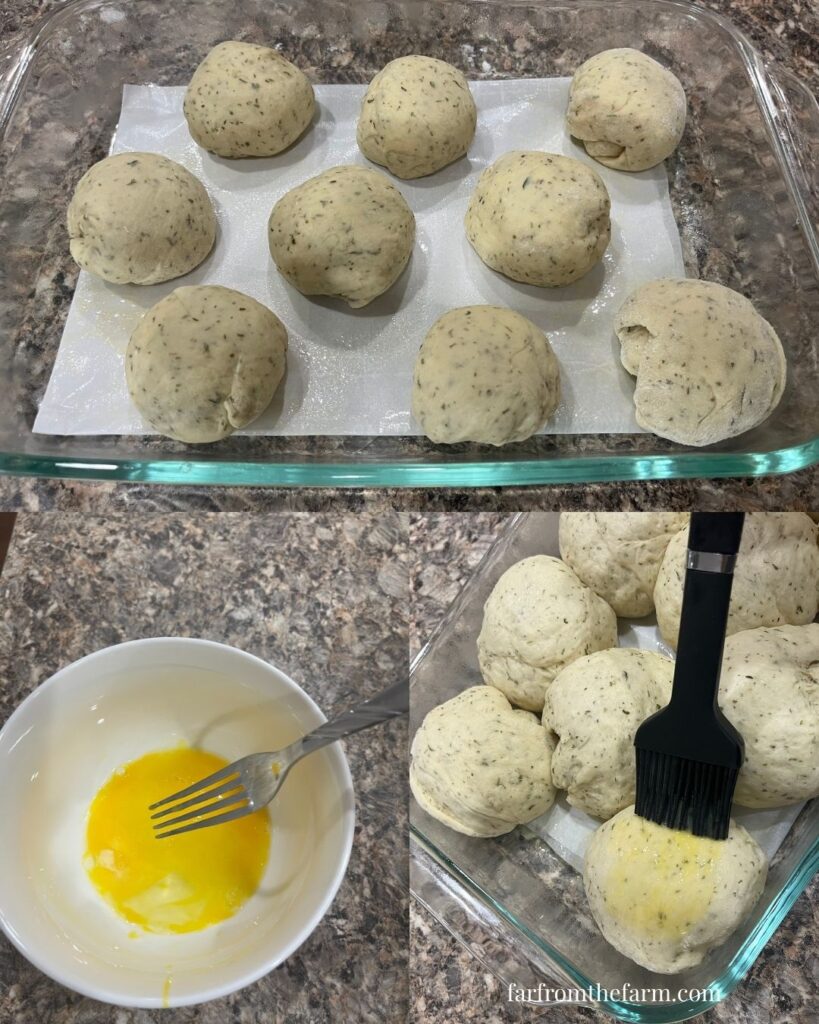 Easy Bread Machine Garlic Butter Dinner Rolls Recipe!