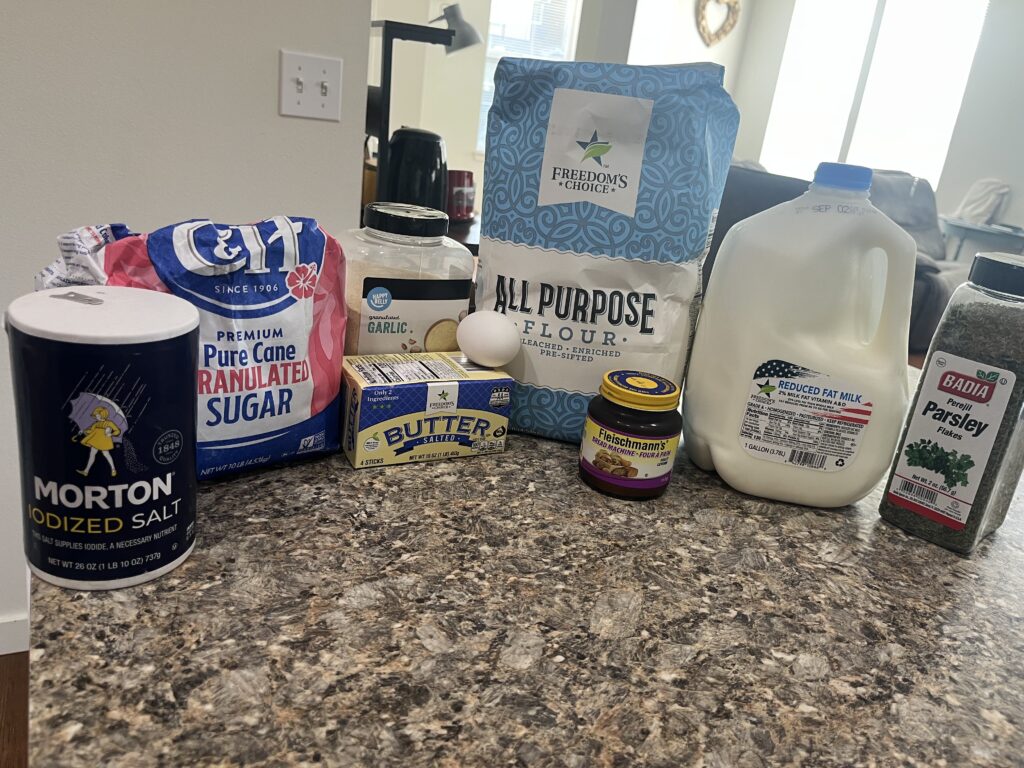 Easy Bread Machine Garlic Butter Dinner Rolls Recipe!