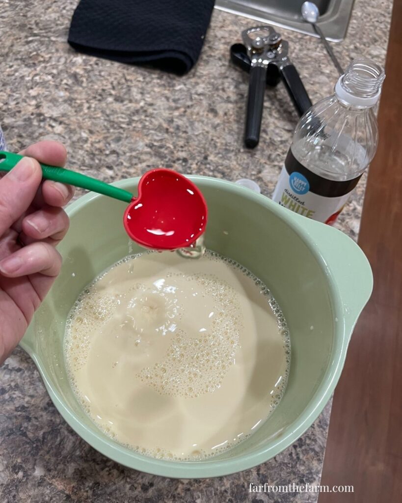 How to Make Buttermilk from Canned Evaporated Milk and Vinegar