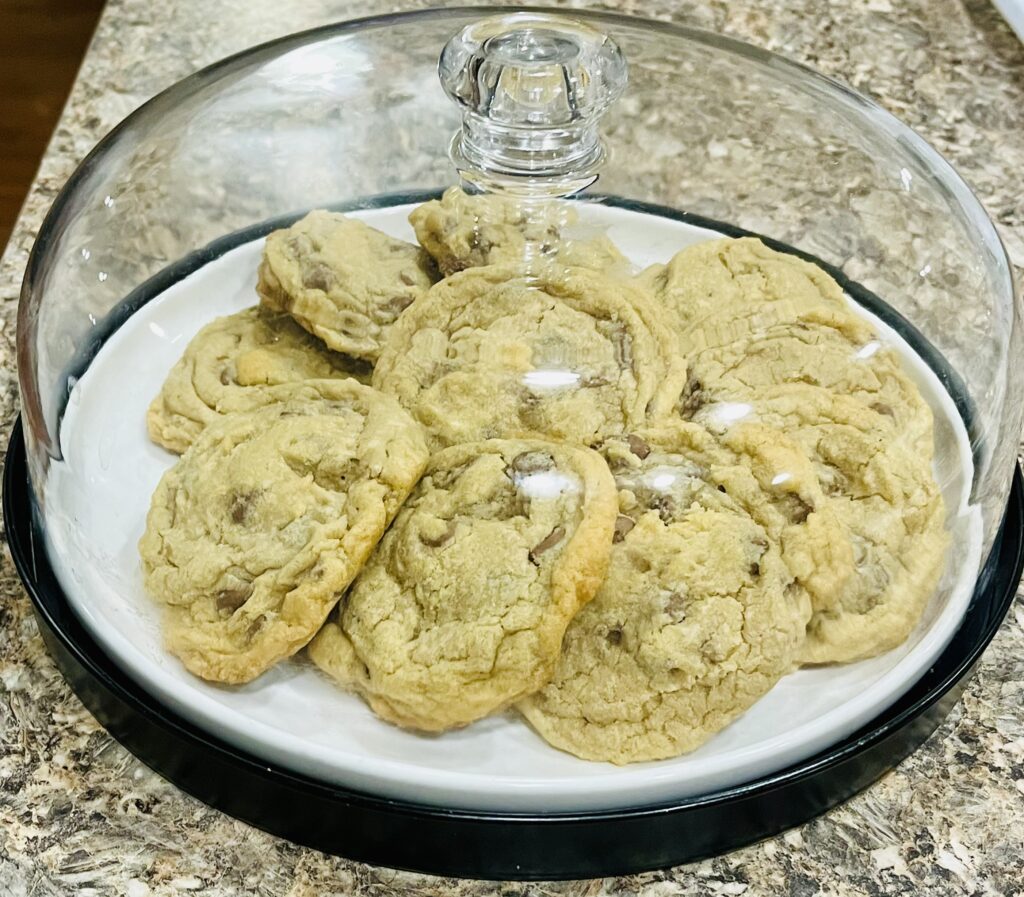 The Easiest Frugal Family Favorite Chocolate Chip Cookies Ever!