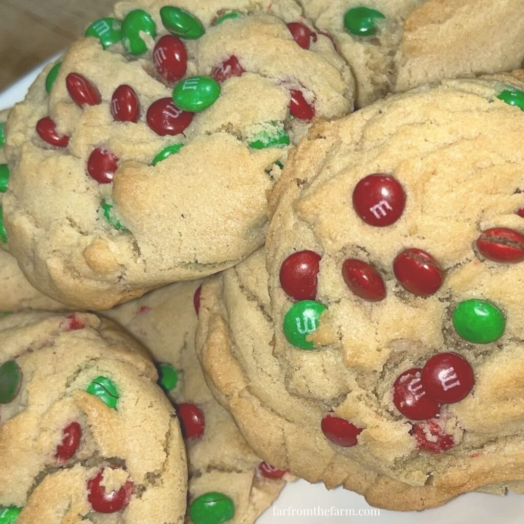 Easy Holiday M&M's Christmas Cookies!