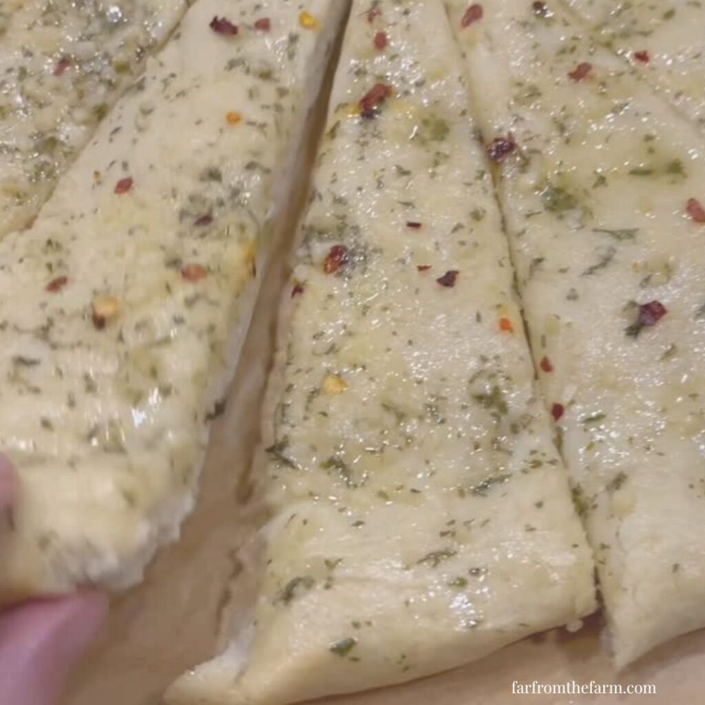 Easy European-style Garlic Bread Pizza Recipe!