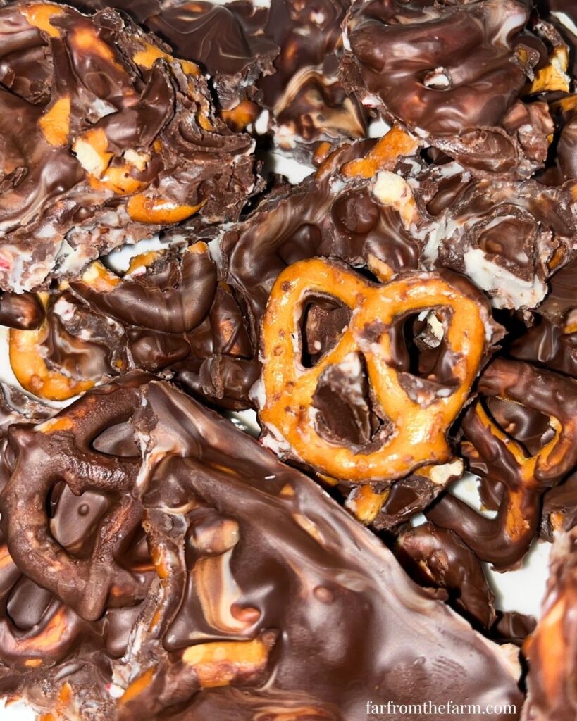The Best Peppermint Chocolate Pretzel Crack Recipe!
